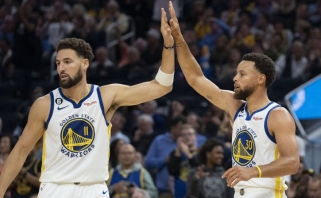 NBA starte čempionų titulą ginanti Curry kariauna nuliūdino Jameso kompaniją